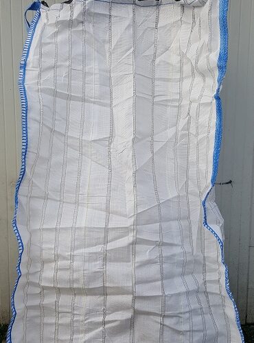 Worki Big Bag 1,8 ORZ po transporcie orzecha, worki mają lej góra dół